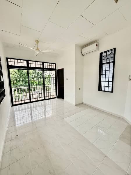 Rumah Teres 2 Tingkat untuk Dijual di Taman Johor Jaya (Johor Bahru) - Jax Wong - Living Room - PropertyGuru.com.my