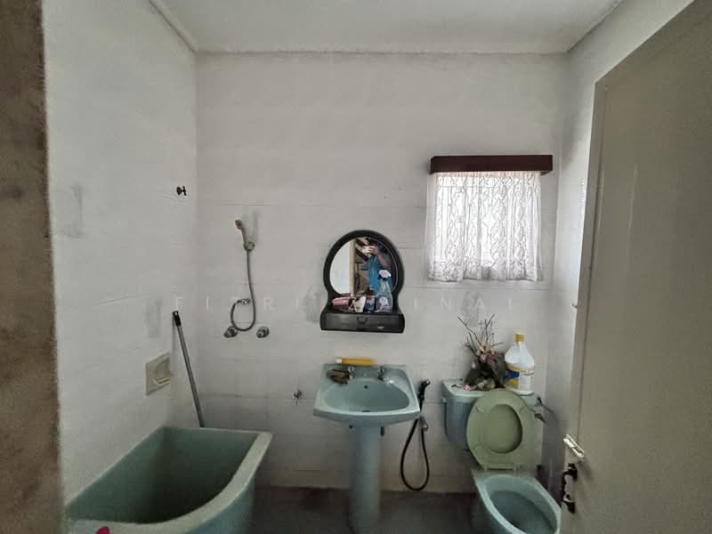 Bungalow for Sale in Kuala Lumpur (Kuala Lumpur) - Fitri Zainal - Bathroom - PropertyGuru.com.my