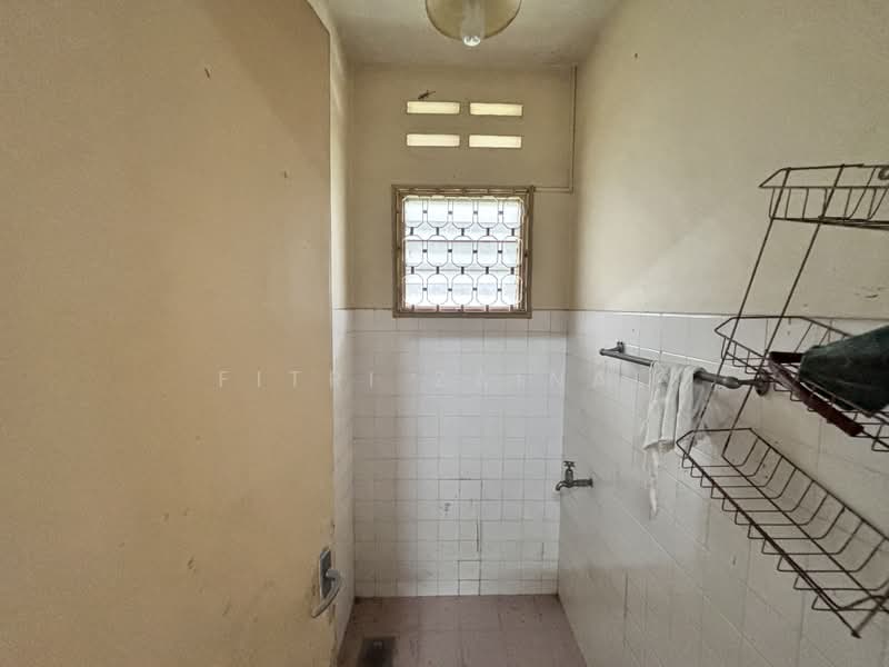Bungalow for Sale in Kuala Lumpur (Kuala Lumpur) - Fitri Zainal - Bathroom - PropertyGuru.com.my