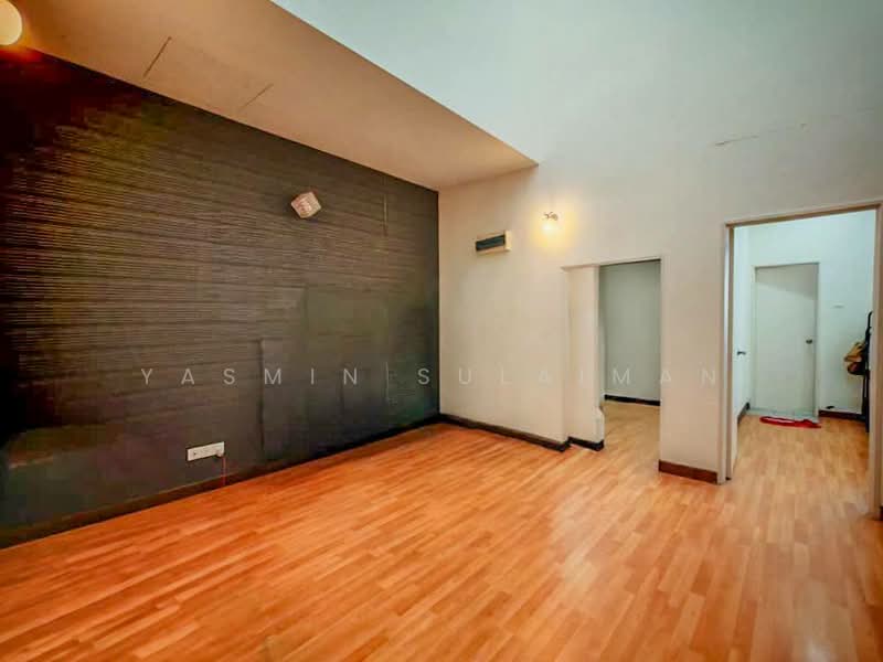 2-storey Terraced House for Sale in Denai Alam (Shah Alam) - Yasmin Sulaiman - Living Room - PropertyGuru.com.my