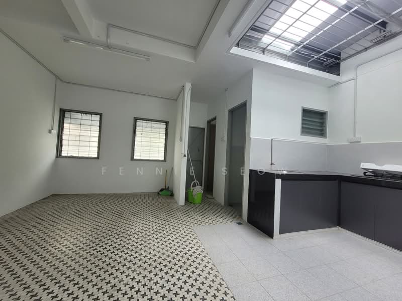 Rumah Teres 2 Tingkat untuk Disewa di Taman Ayer Rajah (Pulau Tikus) - Fennie Seow - Kitchen - PropertyGuru.com.my