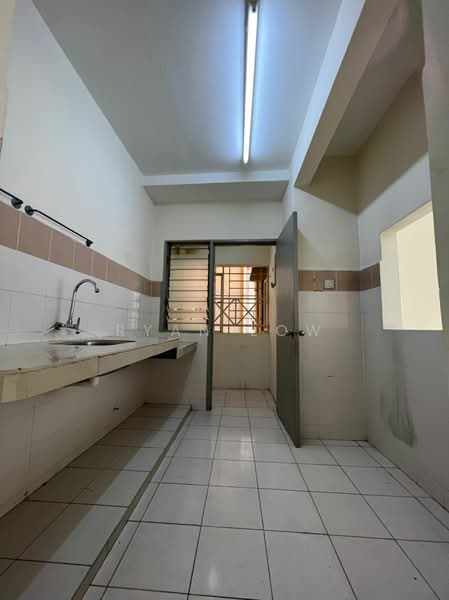 Kondominium untuk Disewa di Puncak Banyan - Ryan Low - Kitchen - PropertyGuru.com.my