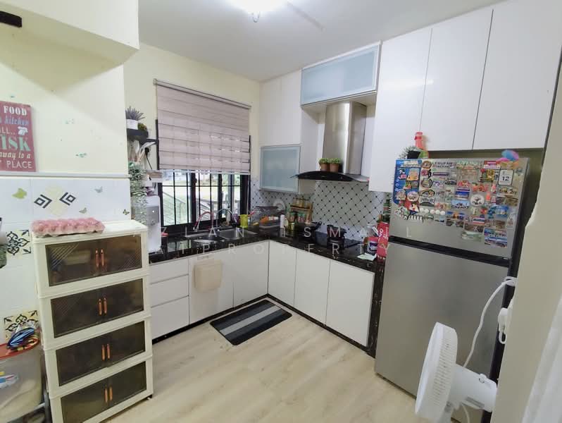Apartment for Sale at Seri Mutiara Apartment - Azlan Ismail aiproperty - Kitchen - PropertyGuru.com.my