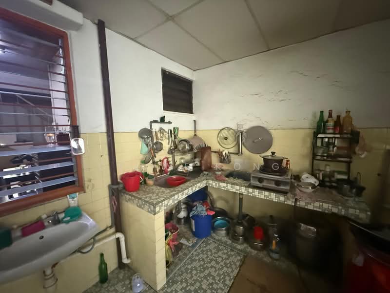 2-storey Terraced House for Sale in Taman Castlefield (Sri Petaling) - Celine Kong - Kitchen - PropertyGuru.com.my