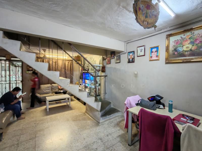 2-storey Terraced House for Sale in Taman Castlefield (Sri Petaling) - Celine Kong - Living Room - PropertyGuru.com.my