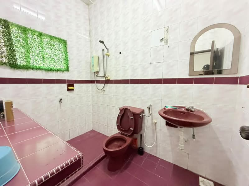 Rumah Teres 2 Tingkat untuk Dijual di Melawati (Selangor) - Nic Low - Bathroom - PropertyGuru.com.my