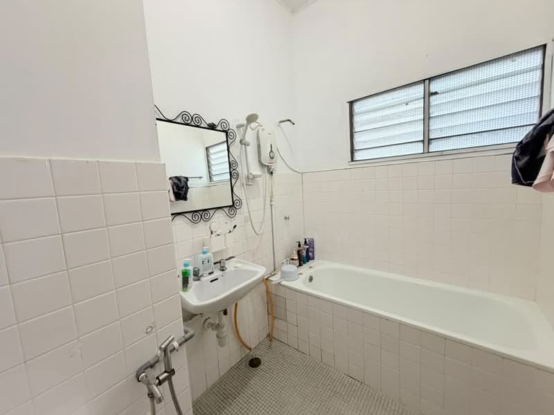 Rumah Teres 2 Tingkat untuk Dijual di Melawati (Selangor) - Nic Low - Bathroom - PropertyGuru.com.my