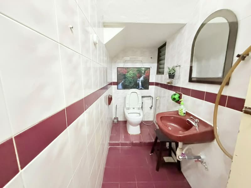 Rumah Teres 2 Tingkat untuk Dijual di Melawati (Selangor) - Nic Low - Bathroom - PropertyGuru.com.my