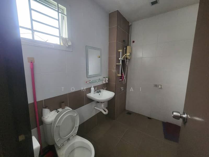 2-storey Terraced House for Sale in Taman Seri Austin (Tebrau) - Tommy Tai - Bathroom - PropertyGuru.com.my