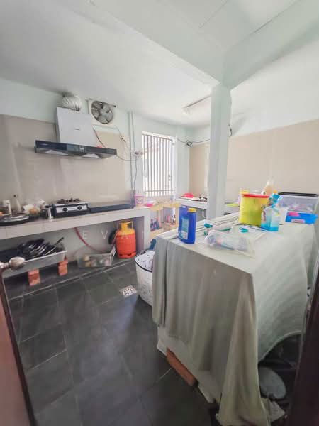 2-storey Terraced House for Sale in TAMAN PUCHONG UTAMA (Puchong) - Evan Goh - Kitchen - PropertyGuru.com.my