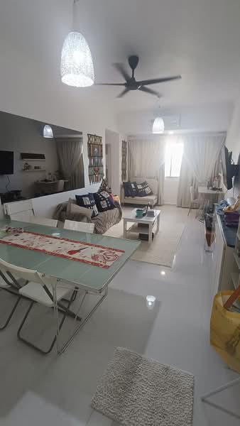 Pangsapuri untuk Disewa di Menara Kuda Lari - Meng . - Living Room - PropertyGuru.com.my