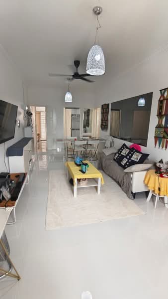 Pangsapuri untuk Disewa di Menara Kuda Lari - Meng . - Living Room - PropertyGuru.com.my
