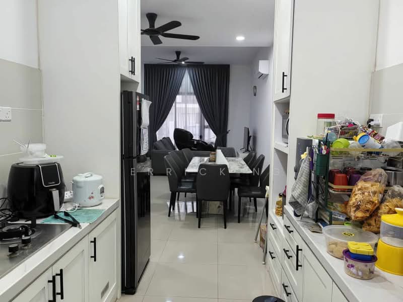 Rumah Teres 2 Tingkat untuk Disewa di Iskandar Puteri (Nusajaya) (Johor) - Derrick Ng - Kitchen - PropertyGuru.com.my