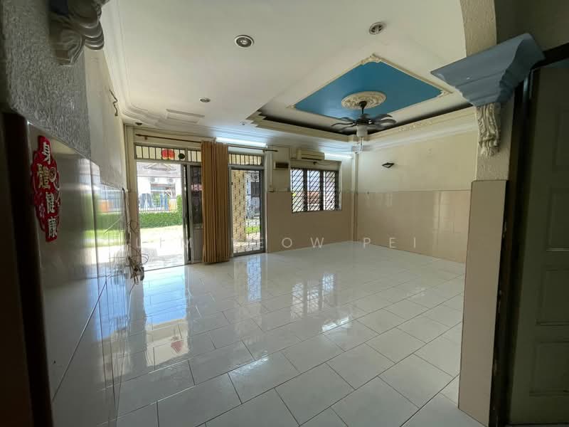 Rumah Teres 1.5 Tingkat untuk Dijual di Batu Pahat (Johor) - Lim Yeow Pei - Living Room - PropertyGuru.com.my