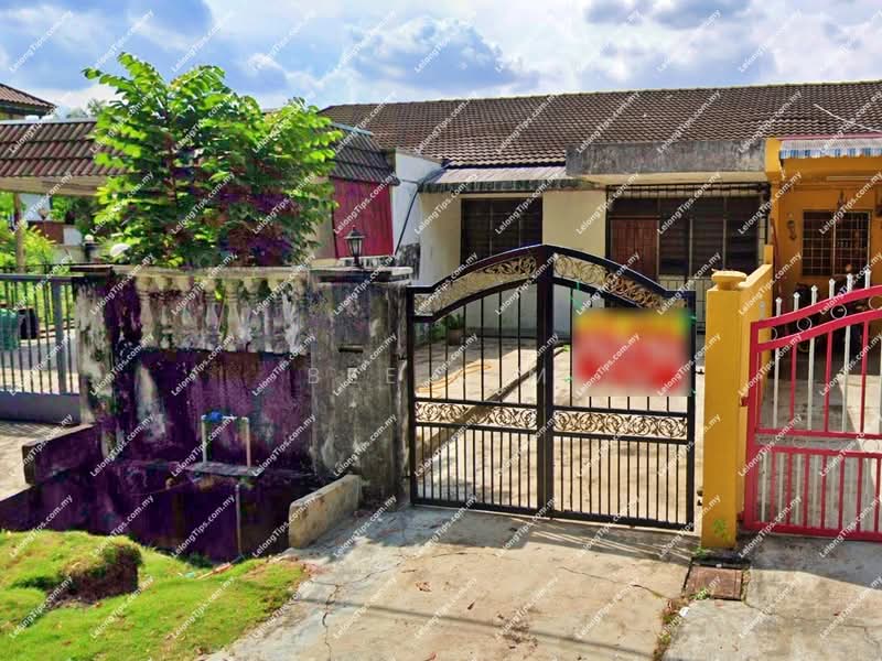 Rumah Teres 1 Tingkat untuk Dijual di Taman Bukit Kuchai (Bandar Kinrara) - Bee Kim - Exterior - PropertyGuru.com.my