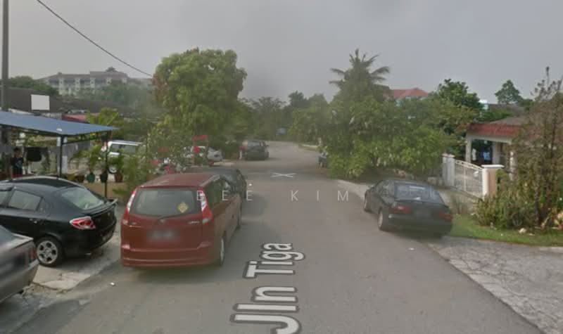 Rumah Teres 1 Tingkat untuk Dijual di Taman Bukit Kuchai (Bandar Kinrara) - Bee Kim - Exterior - PropertyGuru.com.my