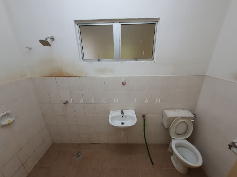 Rumah Teres 1 Tingkat untuk Dijual di Taman Puncak Jalil (Seri Kembangan) - Jason Tan - Bathroom - PropertyGuru.com.my