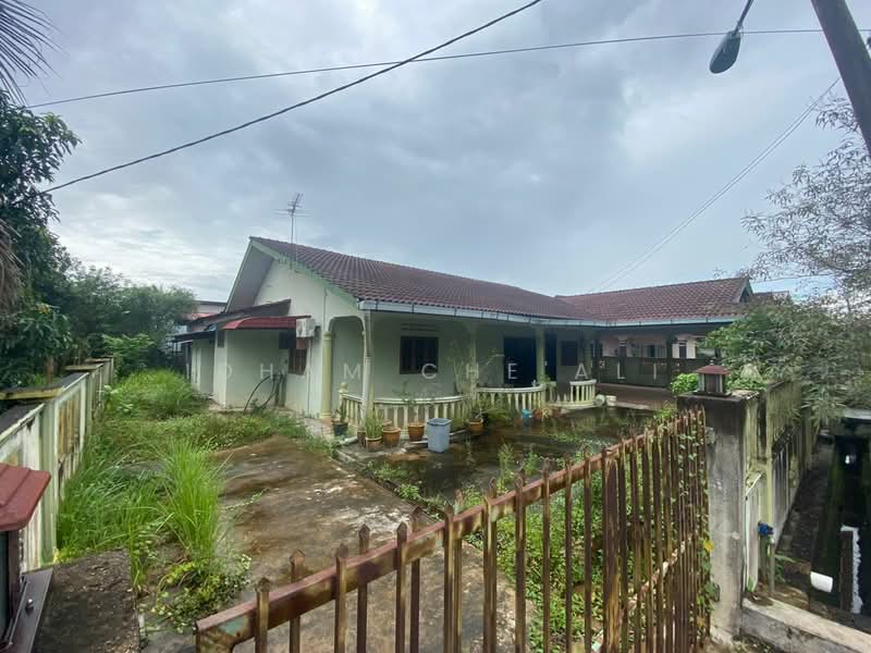 Bungalow for Sale in Taman Guru (Kuantan) - Idham Che'Ali - Exterior - PropertyGuru.com.my
