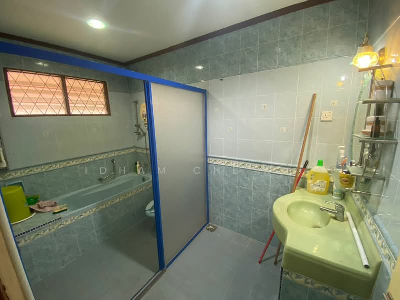 Bungalow for Sale in Taman Guru (Kuantan) - Idham Che'Ali - Bathroom - PropertyGuru.com.my