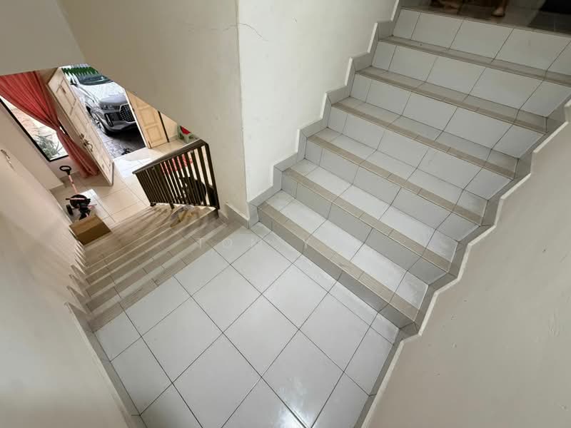 Rumah Teres 2 Tingkat untuk Dijual di Saujana Rawang (Rawang) - Tom Yip - Entrance - PropertyGuru.com.my