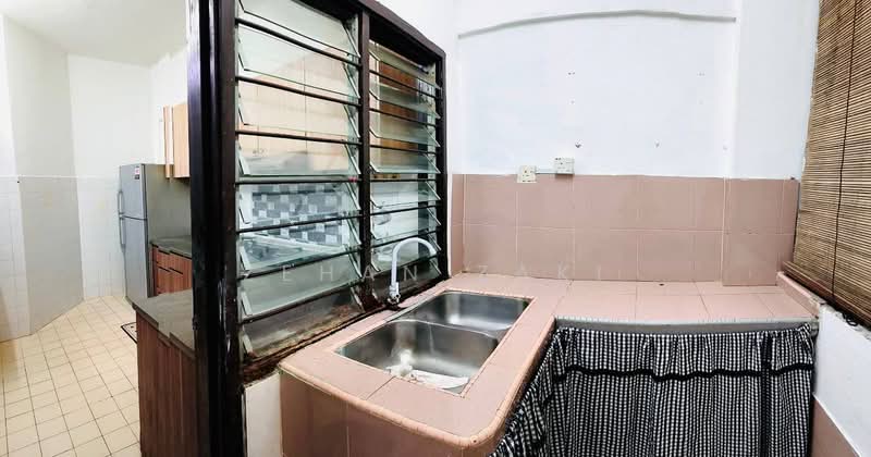Pangsapuri untuk Disewa di Vista Seri Putra - Zehan Zaki - PropertyGuru.com.my