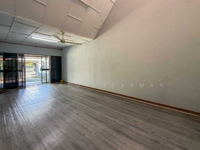 Rumah Teres 1 Tingkat untuk Dijual di SS4 (Petaling Jaya) - Thoriq Suparman - Living Room - PropertyGuru.com.my