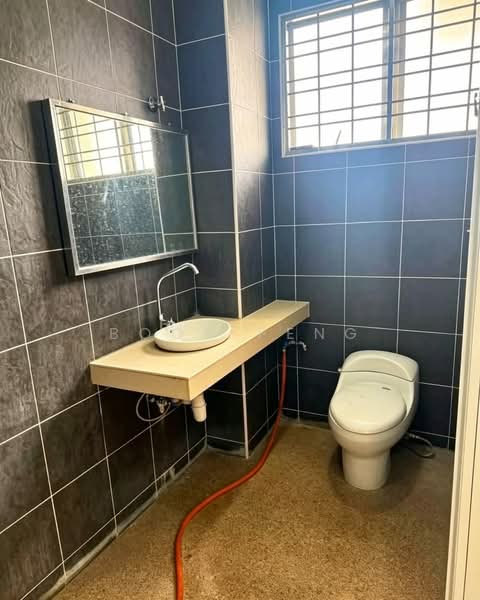 2-storey Terraced House for Sale in Taman Bukit Serdang (Seri Kembangan) - Boon Peng - Bathroom - PropertyGuru.com.my