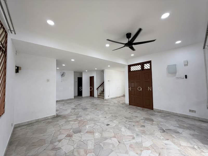Rumah Banglo untuk Disewa di Taman Suria (Johor Bahru) - Johnson Chong - Living Room - PropertyGuru.com.my