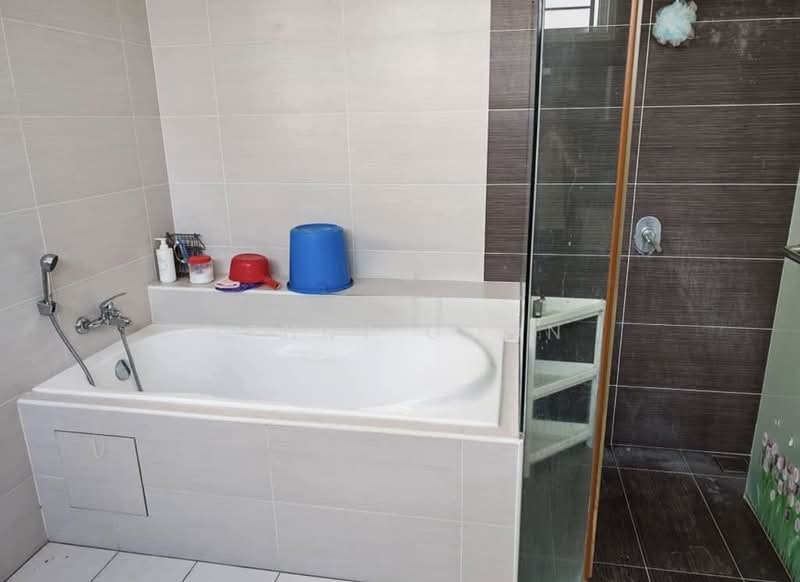 Rumah Teres 3 Tingkat untuk Disewa di Setia Greens (Bayan Lepas) - Lenny Goon - Bathroom - PropertyGuru.com.my