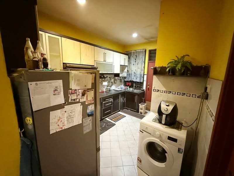 2-storey Terraced House for Sale in Taman Mutiara Rini (Skudai) - William Tay - Kitchen - PropertyGuru.com.my