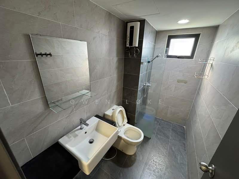 Servis Apartment untuk Disewa di Emporis - Owen Loke - Bathroom - PropertyGuru.com.my