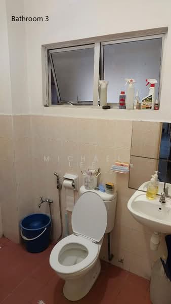 Rumah Teres 2 Tingkat untuk Dijual di Taman Kelana Idaman (Ara Damansara) - Michael Lee - Bathroom - PropertyGuru.com.my