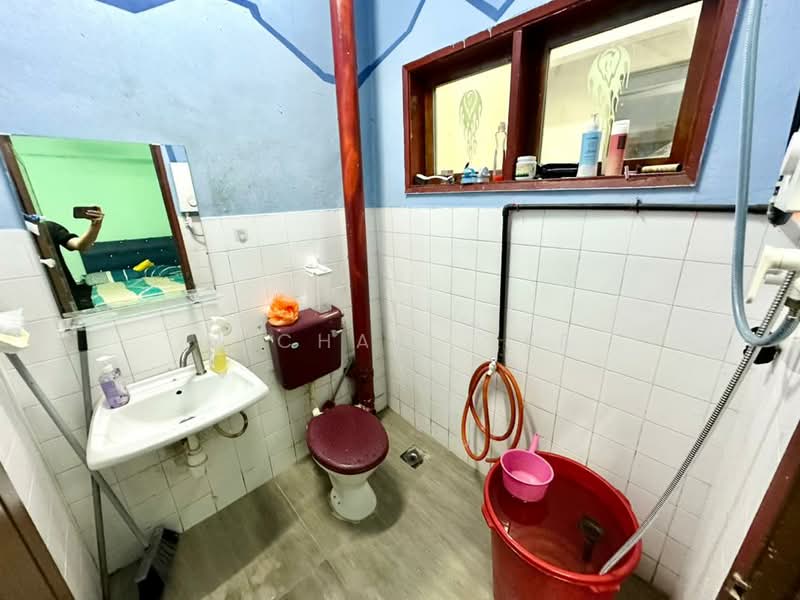 Rumah Teres 2 Tingkat untuk Dijual di PJS 3, Taman Medan Baru (Petaling Jaya) - Michael Lee - Bathroom - PropertyGuru.com.my