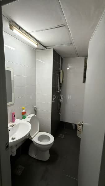 Kondominium untuk Dijual di Menara Megah - Kayden Siah - Bathroom - PropertyGuru.com.my