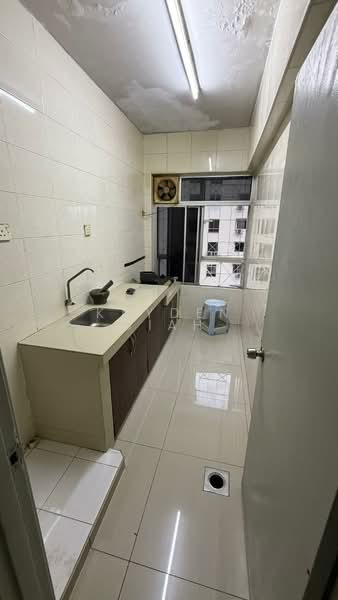 Kondominium untuk Dijual di Menara Megah - Kayden Siah - Kitchen - PropertyGuru.com.my