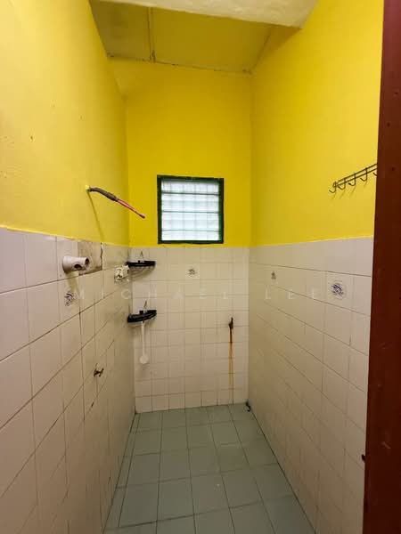 Rumah Teres 1 Tingkat untuk Dijual di Taman Mewah Jaya (Klang) - Michael Lee - Bathroom - PropertyGuru.com.my