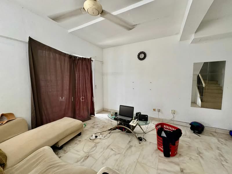 Rumah Teres 2 Tingkat untuk Dijual di Taman Seri Bahagia (Cheras) - Michael Lee - Living Room - PropertyGuru.com.my