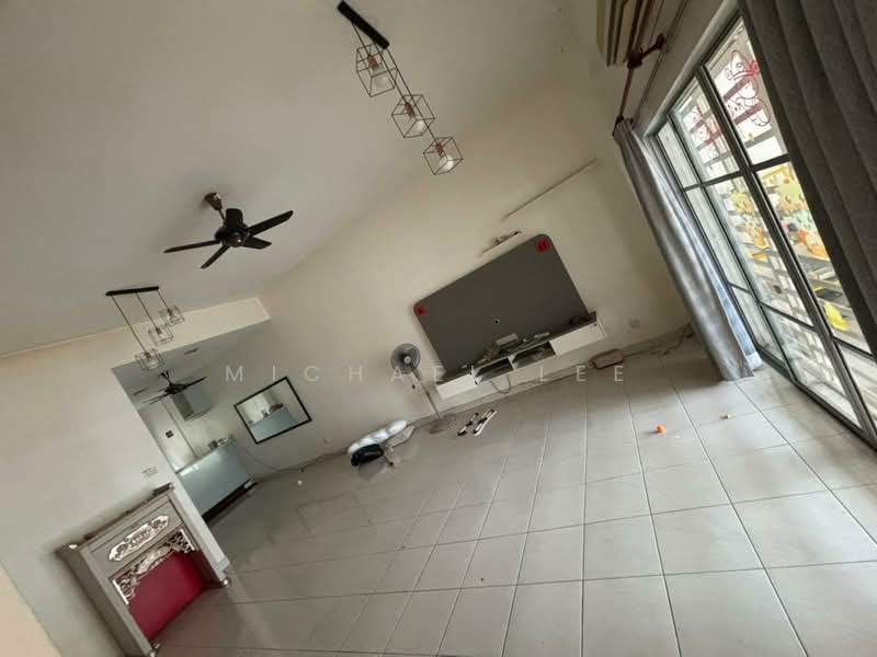 2.5-storey Terraced House for Sale in Pesona Kemuning (Shah Alam) - Michael Lee - Living Room - PropertyGuru.com.my