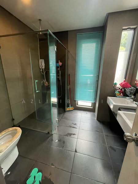 Townhouse for Sale in Taman Melawati (Ulu Kelang) - Azli Ibrahim - Bathroom - PropertyGuru.com.my