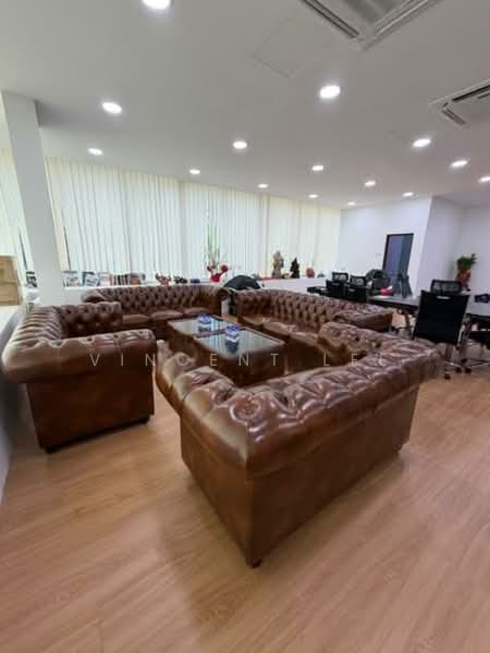Kilang untuk Disewa di Seksyen 51 (Petaling Jaya) - Vincent Lee - Living Room - PropertyGuru.com.my
