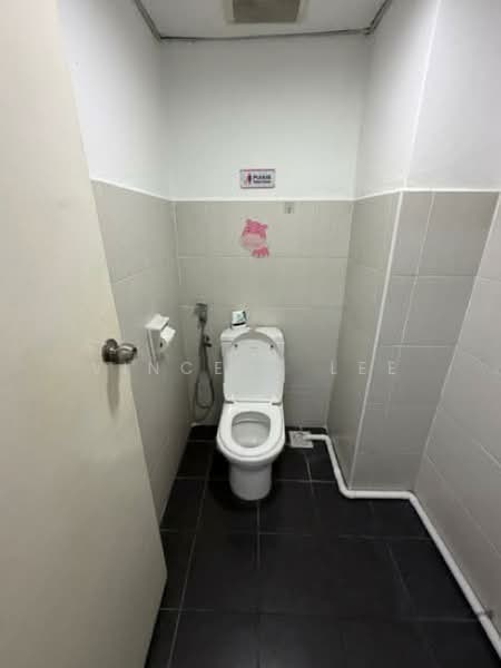 Kilang untuk Disewa di Seksyen 51 (Petaling Jaya) - Vincent Lee - Bathroom - PropertyGuru.com.my