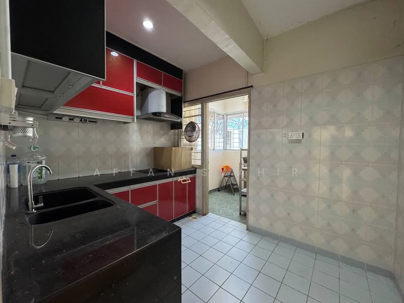 Pangsapuri untuk Dijual di Pangsapuri Mawar Sari - Affan Syahir - Kitchen - PropertyGuru.com.my
