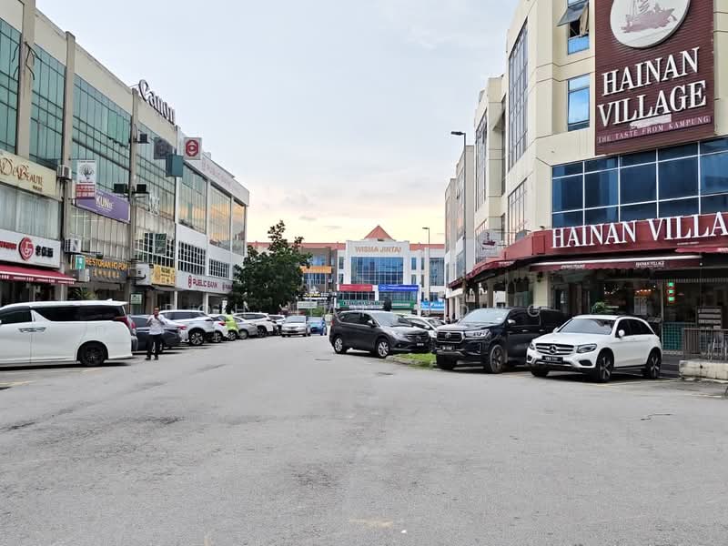 Kedai / Pejabat untuk Dijual di Bandar Puteri Puchong (Puchong) - Poh Lai Wong - Exterior - PropertyGuru.com.my