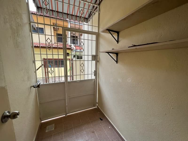 Terraced House for Sale in Taman Muzaffar Heights (Bukit Katil) - Vinc Pheng - Entrance - PropertyGuru.com.my
