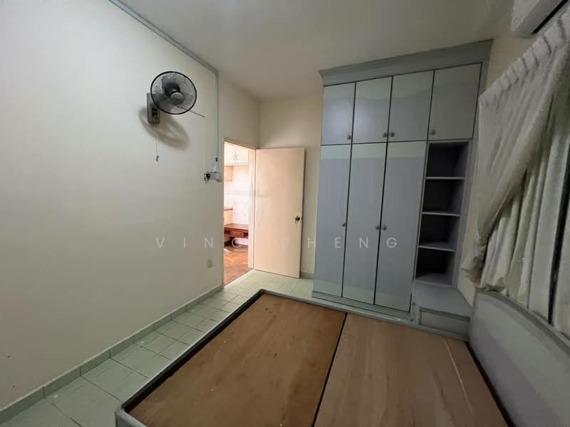 Terraced House for Sale in Taman Muzaffar Heights (Bukit Katil) - Vinc Pheng - Bedroom - PropertyGuru.com.my