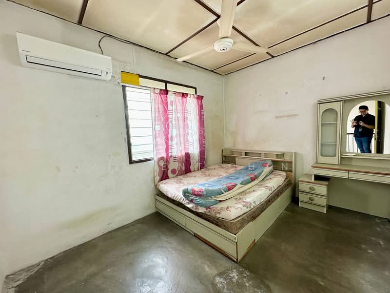 Rumah Teres 2 Tingkat untuk Dijual di Taman Kledang (Menglembu) - Vincent Chin - Bedroom - PropertyGuru.com.my
