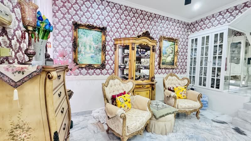 Semi-Detached House for Sale in Taman Universiti Indah (Seri Kembangan) - Kow Tze Fui - Living Room - PropertyGuru.com.my