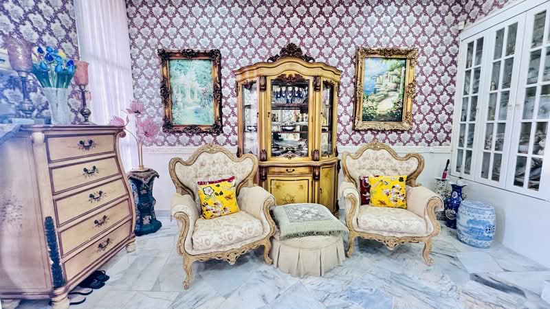 Semi-Detached House for Sale in Taman Universiti Indah (Seri Kembangan) - Kow Tze Fui - Living Room - PropertyGuru.com.my