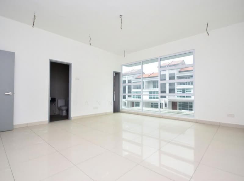 Rumah Teres 2.5 Tingkat untuk Dijual di Taman Equine (Seri Kembangan) - Danny Lee - Interior - PropertyGuru.com.my