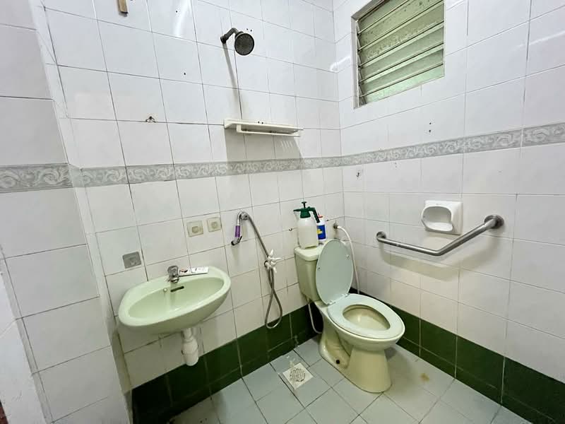 2-storey Terraced House for Rent in Kota Kemuning (Shah Alam) - Charlie Gan - Bathroom - PropertyGuru.com.my